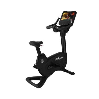 Life Fitness Platinum Club Series Upright Bike with Discover SE3HD Console