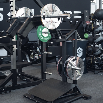 Skelcore Pro Plus Series Leverage Squat Machine